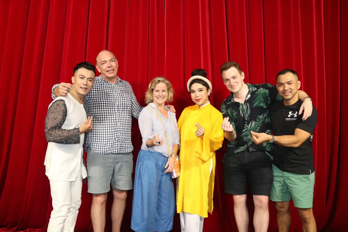 Saigon Lotto Show enjoyed by Ambassors of the Australia - England - USA