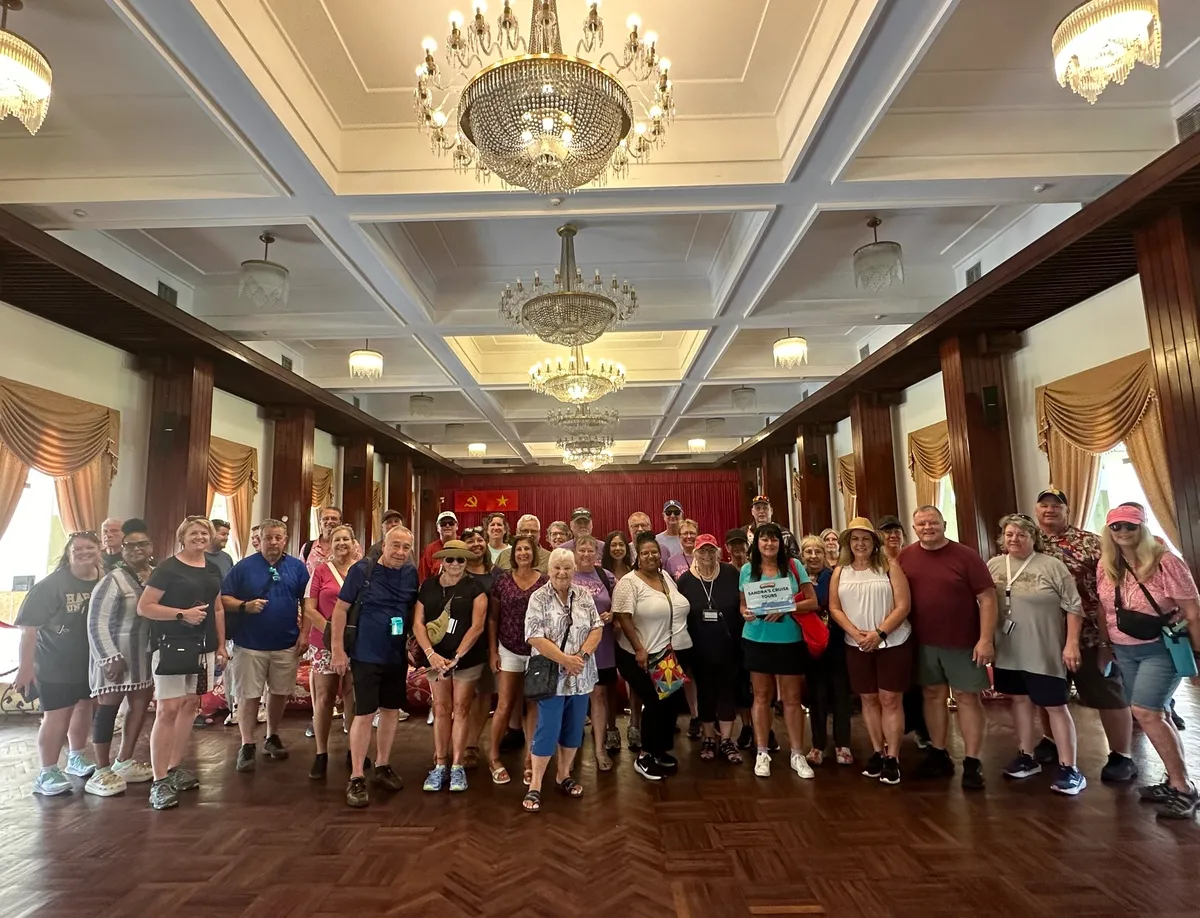 Group photo in the Independence Palace - Ho Chi Minh City