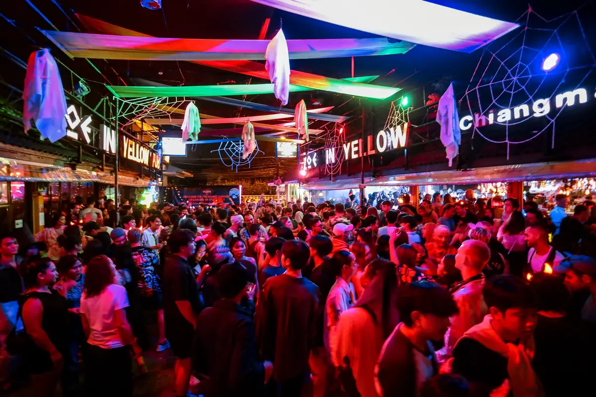 Many people are heading to Loi Kroh Road for red light district in Chiang Mai