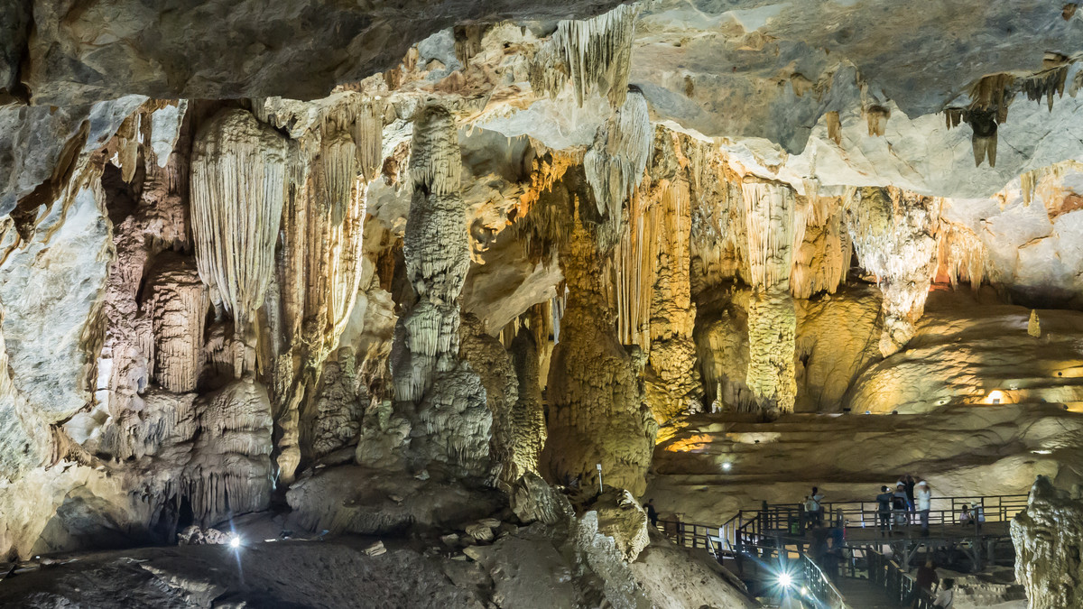 Phong Nha Cave, Paradise Cave & Duck Farm Tour